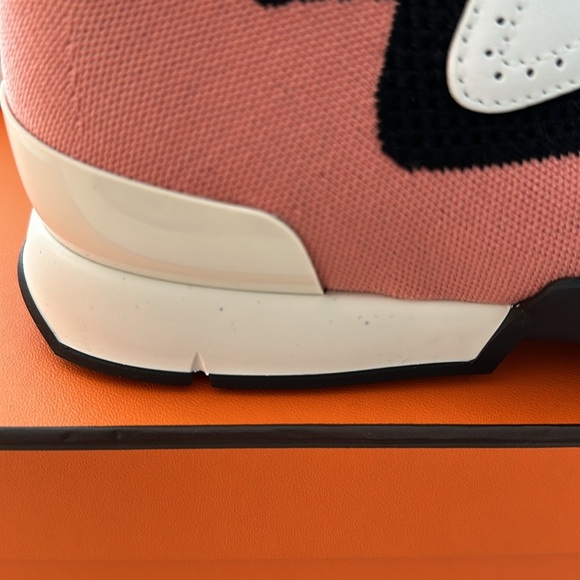 Hermès Action Sneakers BNIB 38.5. Never worn . - Picture 8 of 8